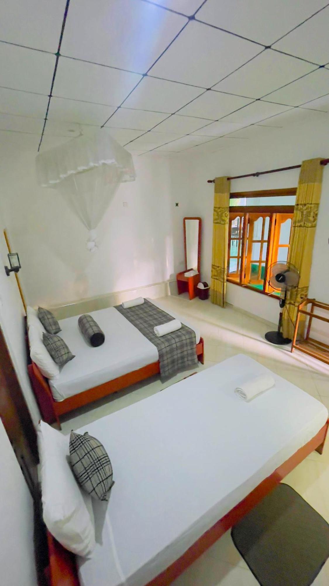 White Eagle Hotel Sigirîya Extérieur photo