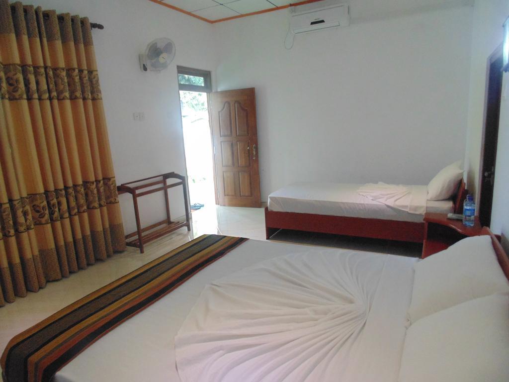 White Eagle Hotel Sigirîya Chambre photo