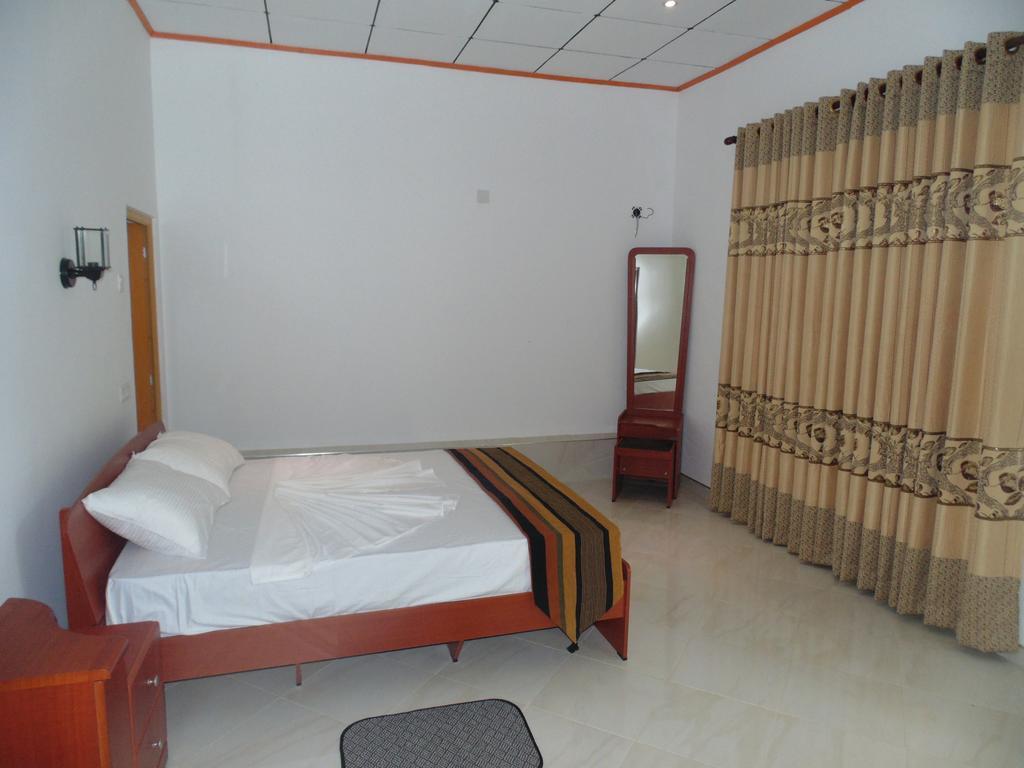 White Eagle Hotel Sigirîya Chambre photo